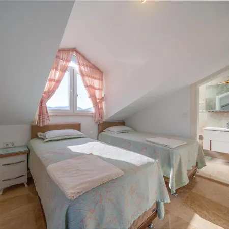 Villa Bling Βίλα Φετιγιέ