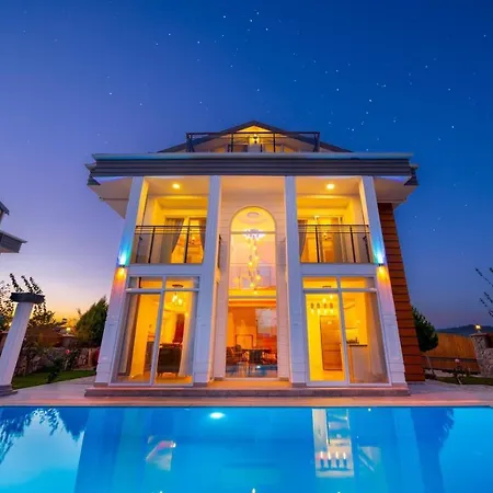 Villa Bling * Φετιγιέ
