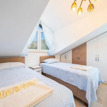 Villa Bling Villa *